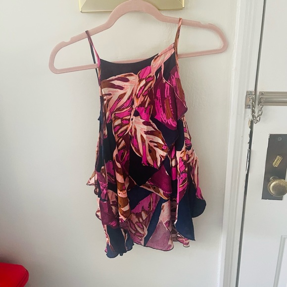 Backless Top - Picture 7 of 8